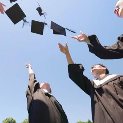 5 reasons to study an MA with Tes Institute image